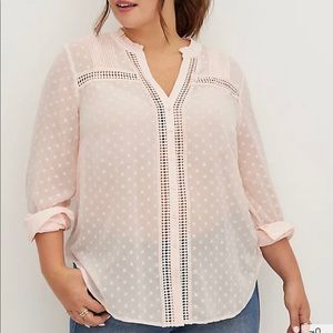 CHIFFON CLIP DOT WITH
LACE INSET TOP